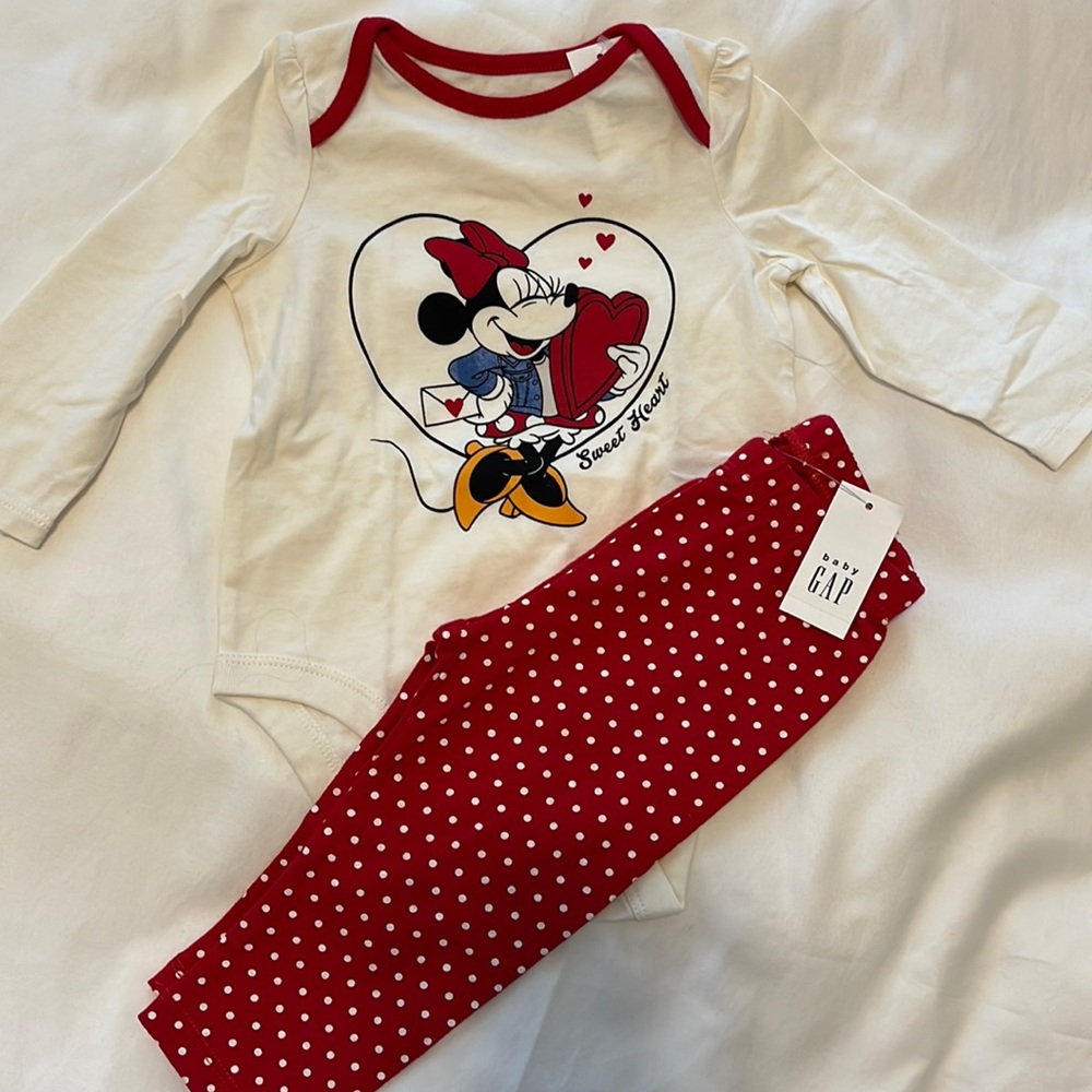 BabyGap Minnie Mouse onesie and red leggings outfit